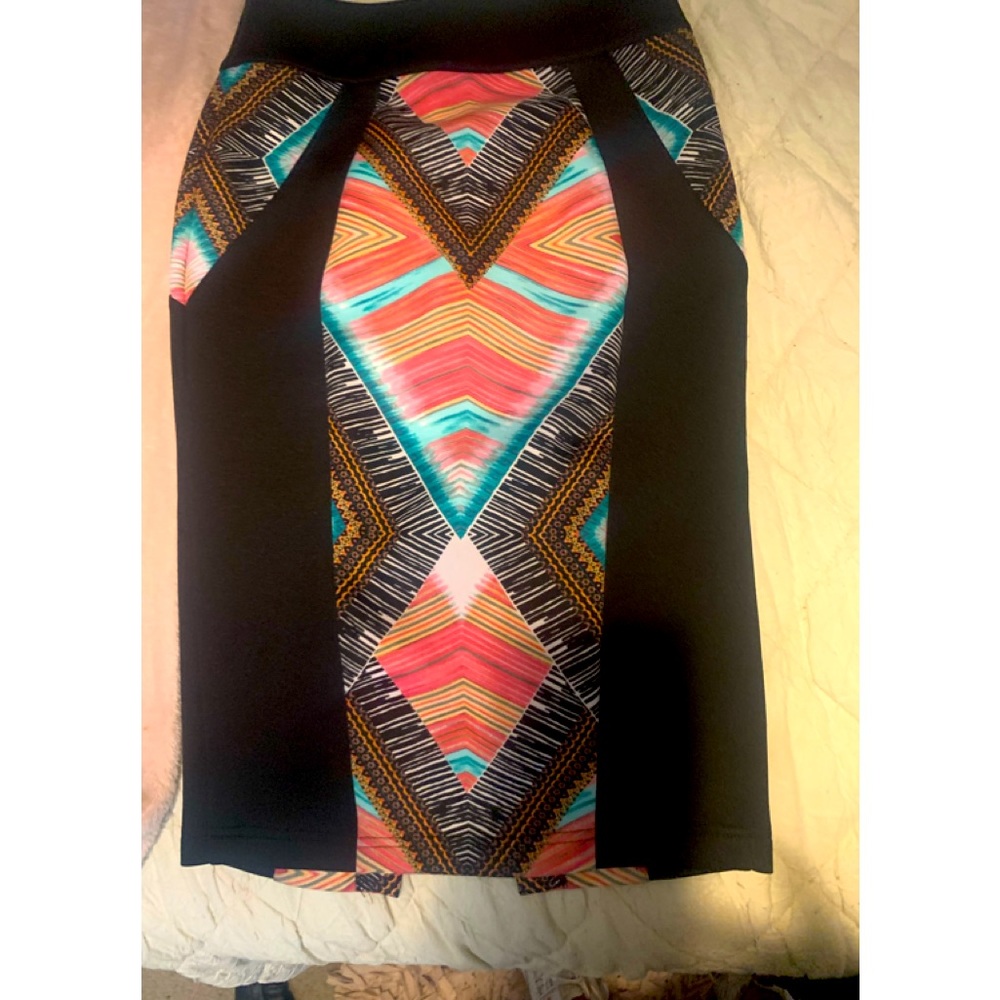 BEBE MIDI TRIBAL SCUBA SKIRT SIZE S/P